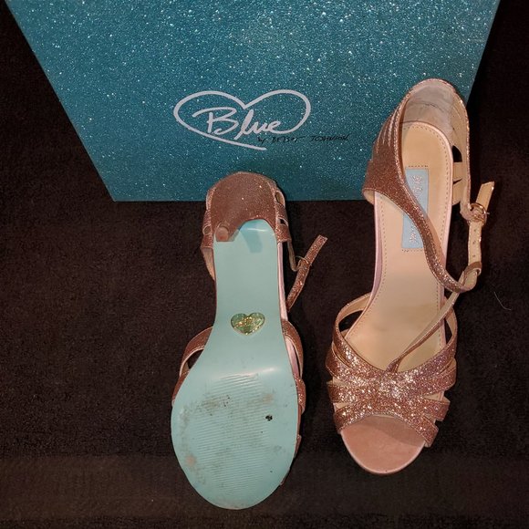 Blue By: Betsey Johnson Tee heel - Picture 3 of 5